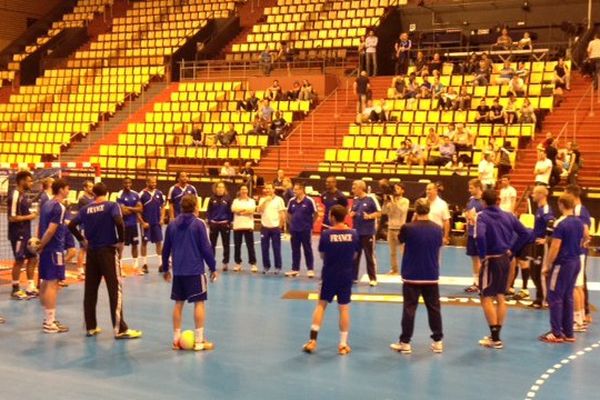 Entraînement tranquille pour les Experts vendredi après-midi à la maison des Sports de Clermont-Ferrand.