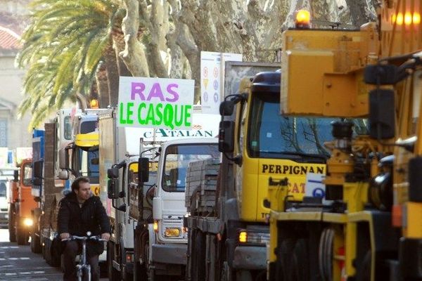 Manifestation d'engins de chantier à Perpignan