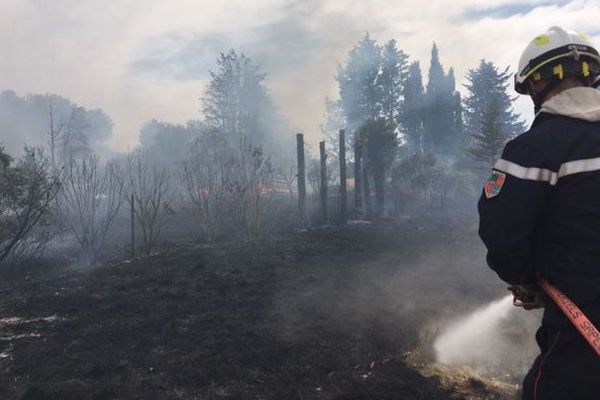 Une cinquantaine de sapeurs pompiers ont dû intervenir pour un incendie à Marguerittes (Gard) - archives.