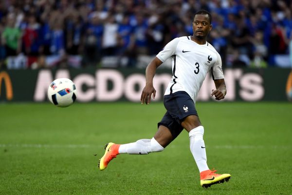 L'ancien meneur de l'équipe de France de football, Patrice Evra, a été jugé coupable d'"abandon de famille" par le tribunal correctionnel de Nanterre.