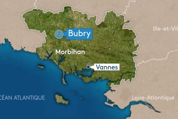 L'incendie s'est déclaré en début de soirée sur la commune de Bubry (Morbihan).