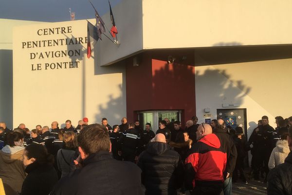 Les gardiens de prison du Pontet ont bloqué les accès vers 6 h.