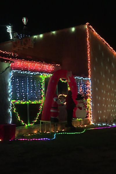 Elle ne passe pas inaperçue à Montfrin dans le Gard. Cette maison s’est transformée en village de Noël.