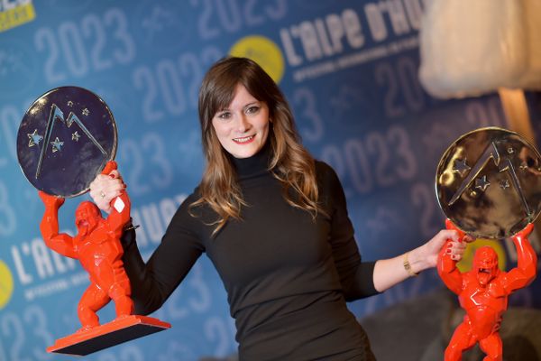 La réalisatrice Mélanie Auffret, doublement récompensée au festival de l'Alpe d'Huez, le samedi 21 janvier, en Isère.