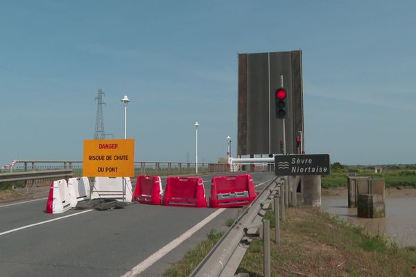 Le pont du Brault en Charente-Maritime est fermé à la circulation pour encore trois semaines