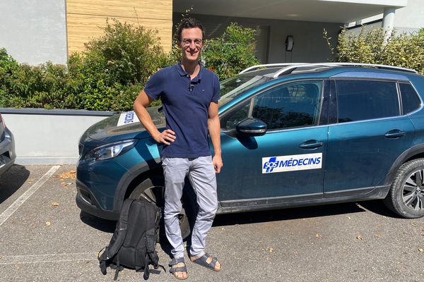 Yoann Germain est l'un des 14 titulaires de l'association SOS Médecins Chambéry, en Savoie.