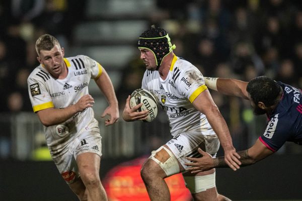 Pierre Boudehent et Grégory Alldritt (qui ne se joue pas ce soir) lors de la rencontre Stade Rochelais / Union Bordeaux Bègles le 23 décembre 2022 au stade Marcel-Deflandre à La Rochelle.