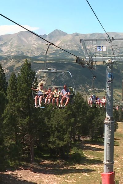 A l'été 2024, des touristes se réfugient dans la fraicheur des montagnes des Pyrénées-Orientales.