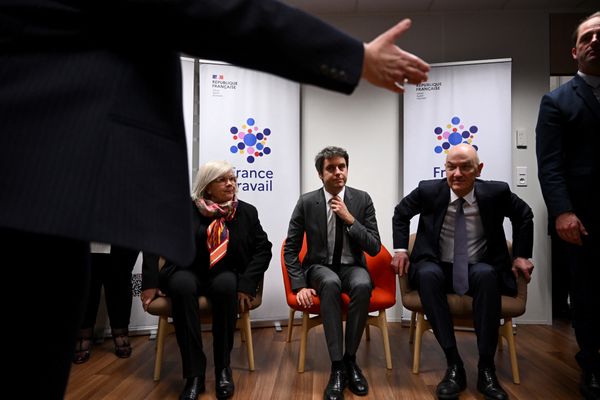 Accompagné par Christine Vautrin (ministre du Travail, de la Santé et de la Solidarité) et Roland Lescure (ministre délégué chargé l'Industrie et de l’Énergie), le Premier ministre Gabriel Attal est venu dans les Vosges parler "travail".