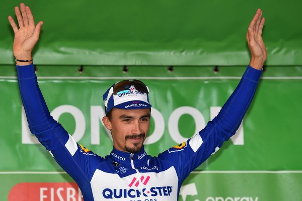 Julian Alaphilippe prouve encore une fois sa bonne forme, en s'imposant sur la première étape du tour de Slovaquie 2018. Il reste trois étapes au cycliste formé à Montluçon, dans l'Allier, pour défendre sa première place au classement général. (illustration)