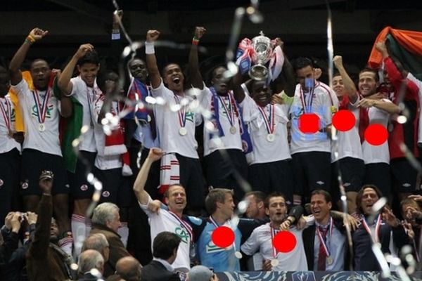 L'équipe du LOSC 2011, vainqueur notamment de la coupe de France. Avec des points rouges, les joueurs partis du LOSC depuis...