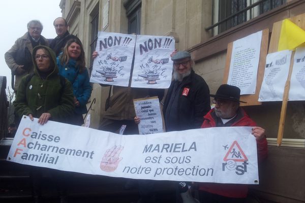 Rassemblement de soutien à la famille de Mariela le 4 février 2013