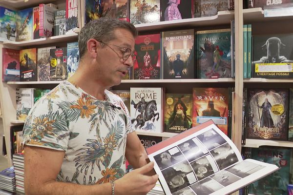 Thierry Gallic de la librairie spécialisée Bulles de papier recommande la lecture de la bande dessinée "Revoir Comanche".