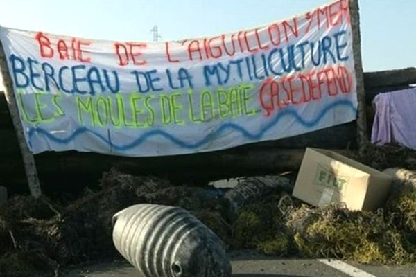 Blocage au pont du Brault