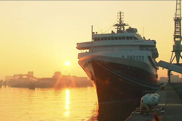 L'Astoria dans la lumière impressionniste du port du Havre