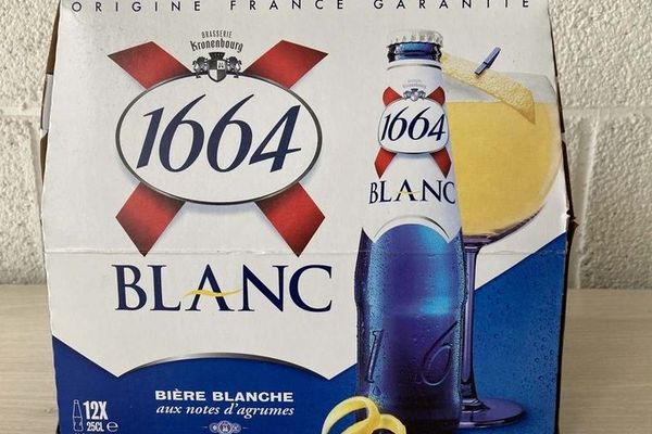 Ces pack de bière blanche sont rappelés, certains lots peuvent contenir de l'antigel.