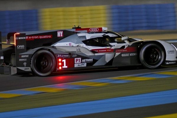 L'Audi N°1 en tête de la course à 9 heures ce dimanche matin