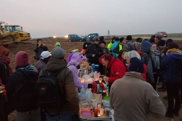 Les opposants sur le chantier ce mercredi matin