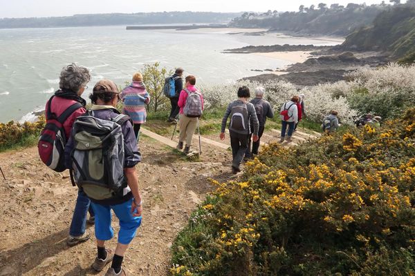 La randonnée fait partie des activités qui continuent de progresser en Bretagne