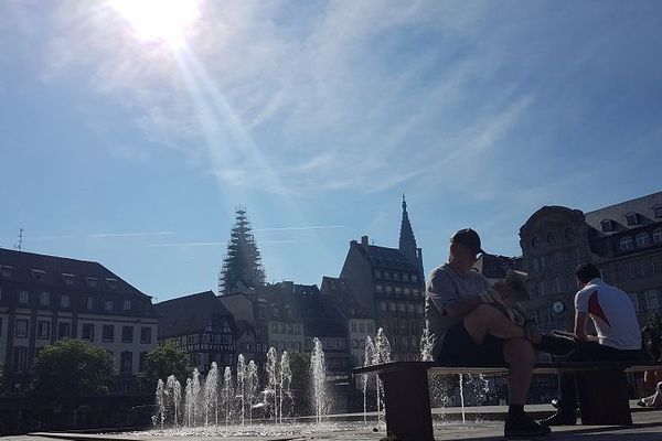 Le thermomètre a atteint 28°C à Strasbourg le mardi, et devrait atteindre les 30 le mercredi.