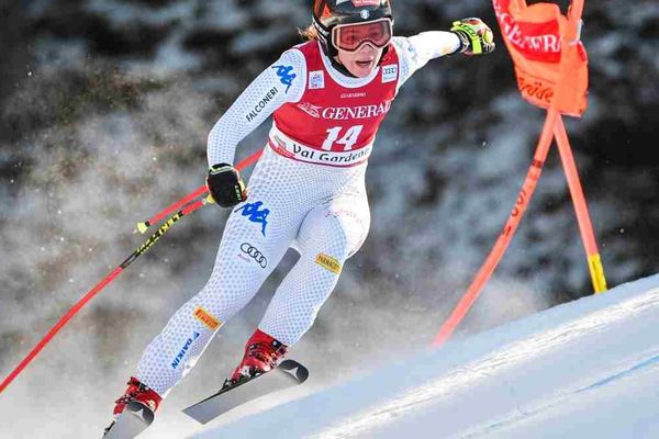 La slovène Ilka Stuhec dans l'épreuve de descente à Val Gardena