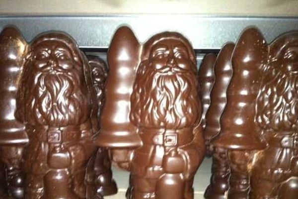 Paul McCarthy, Chocolate Santa with Buttplug. 