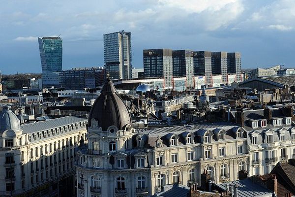 En fond, Euralille, le quartier d'affaires lillois.