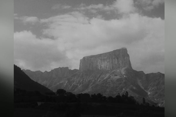 Vassieux-en-Vercors, terre de maquis en 1944. 80 ans plus tard, les commémorations rendent hommage à ces hommes, femmes et enfants qui y ont perdu la vie.