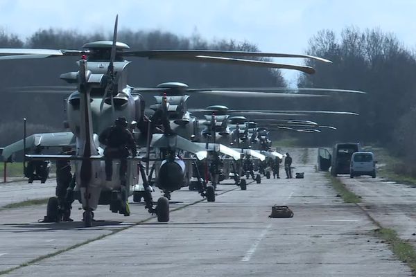 Guerre : le premier régiment d'hélicoptères de combat s'entraîne dans un exercice de haute intensité