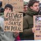 Une centaine de personnes ont manifesté à Sarry contre l'implantation d'un poulailler industriel.