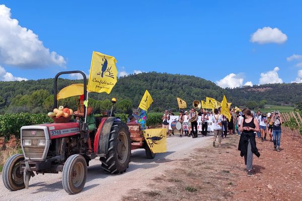 En France, un agriculteur sur quatre a plus de 60 ans. Dans les trois années à venir, 160 000 exploitations devront trouver un successeur.