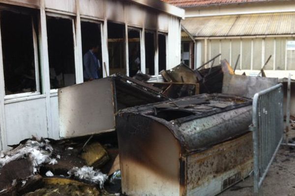 Le centre de distribution des Restos du Coeur à Mondeville a été ravagé par les flammes