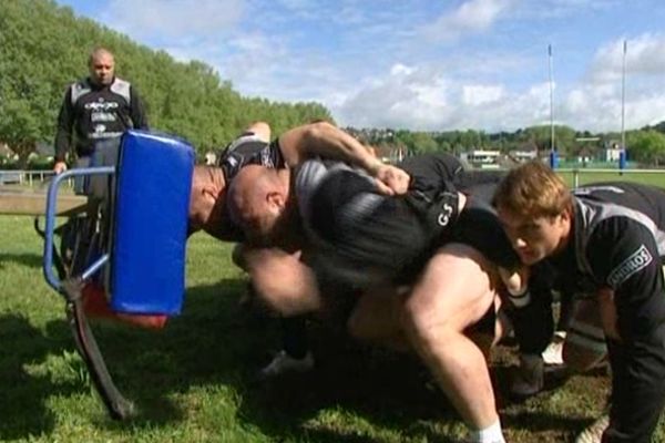 les rugbymen du CAB ont ouvert une partie de leur entrainement à la presse 