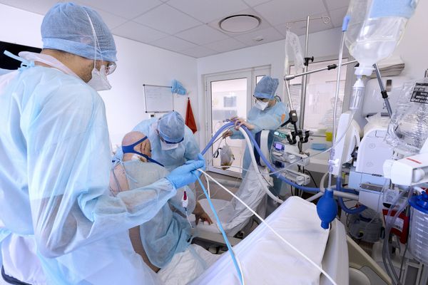 Près de 1300 personnes sont hospitalisées dans la région dont 160 en réanimation. 