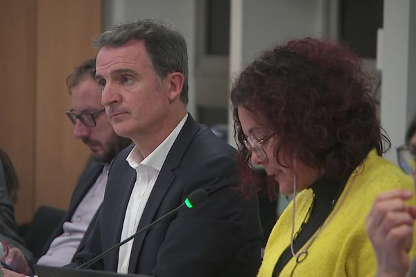 Le maire de Grenoble, Eric Piolle (EELV), a été interpellé sur la future hausse de la taxe foncière lors du conseil municipal du 12 décembre 2022.