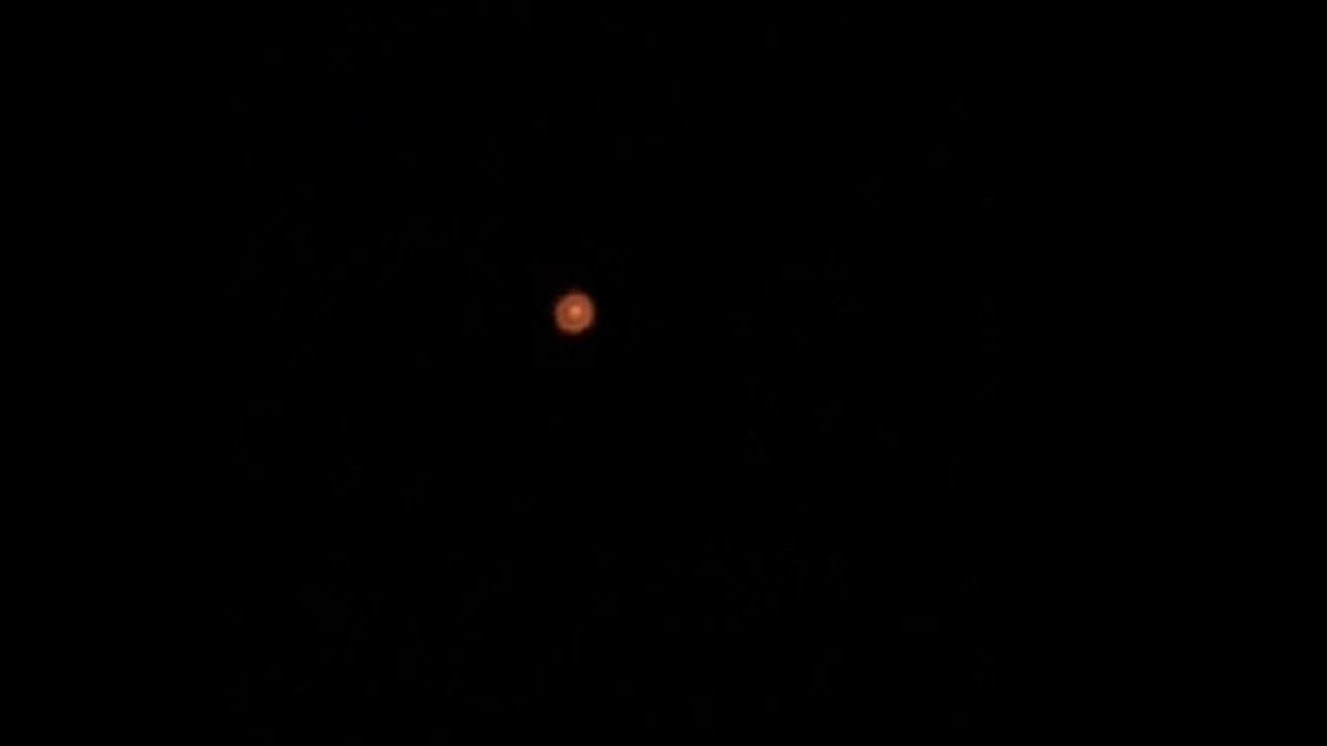 Henin Beaumont Trois Spheres De Couleur Orange Apercues Dans Le Ciel