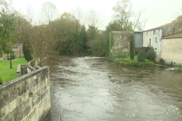 Le débit de la boutonne est passé en 3 jours de 8 à 40 M3.
