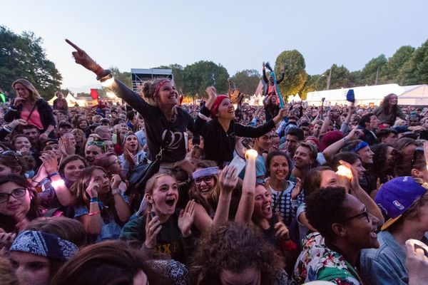 Le public du Main Square attend avec impatience les prochains noms.