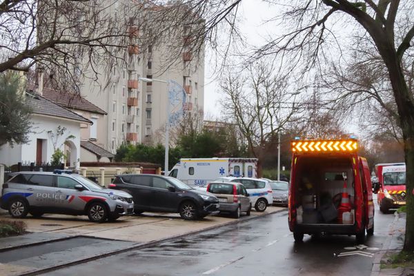 Les secours n'ont pas ranimer un adolescent mortellement poignardé lundi 16 janvier à Thiais.