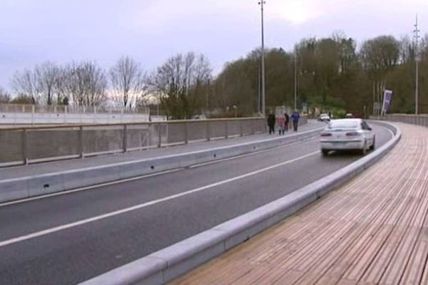 Ouverture à la circulation du pont de Paris à Beauvais