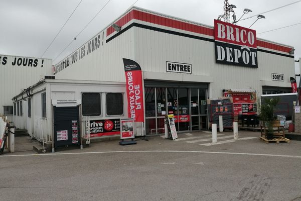 Les magasins de plus de 5.000m2 vont pouvoir ouvrir ce lundi 3 mai. 