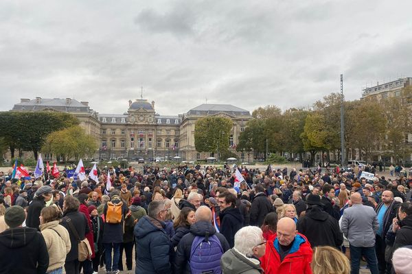 4000 personnes étaient rassemblées à Lille ce dimanche 12 novembre 2023 après-midi.