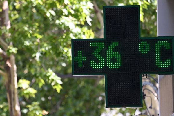 36°C affichés à Nîmes mercredi 19 juillet 2023.