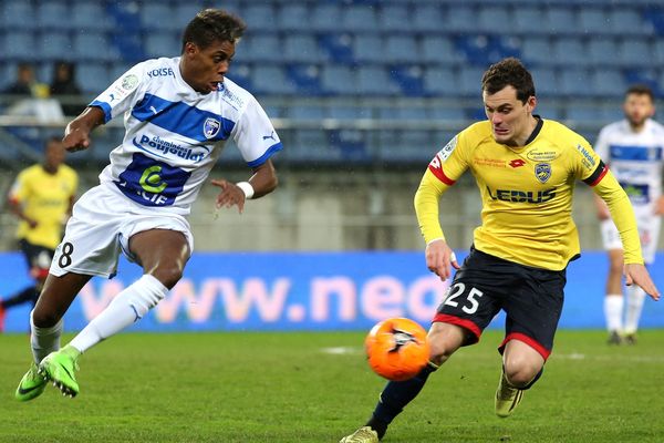 Faiz Seleman (à gauche), jouait sous le maillot de Niort la saison dernière