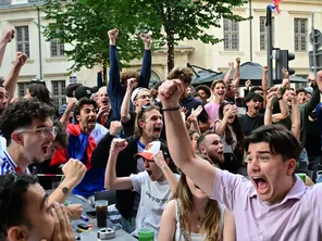 Les supporters Français laissent exploser leur joie lors de la victoire de la France fasse à la Belgique. En 1/4 de finale de l'Euro 2024.