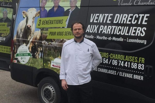 Depuis le début du confinement, les commandes de colis de viande charolaise explosent.