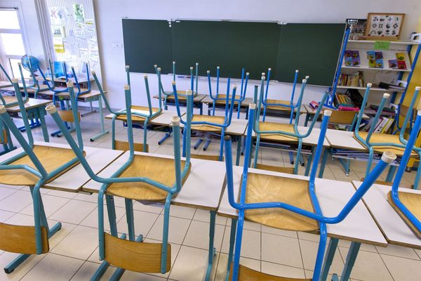 Une classe fermée des suites du Covid-19. Tous les enfants doivent attendre 14 jours avant de revenir en classe.