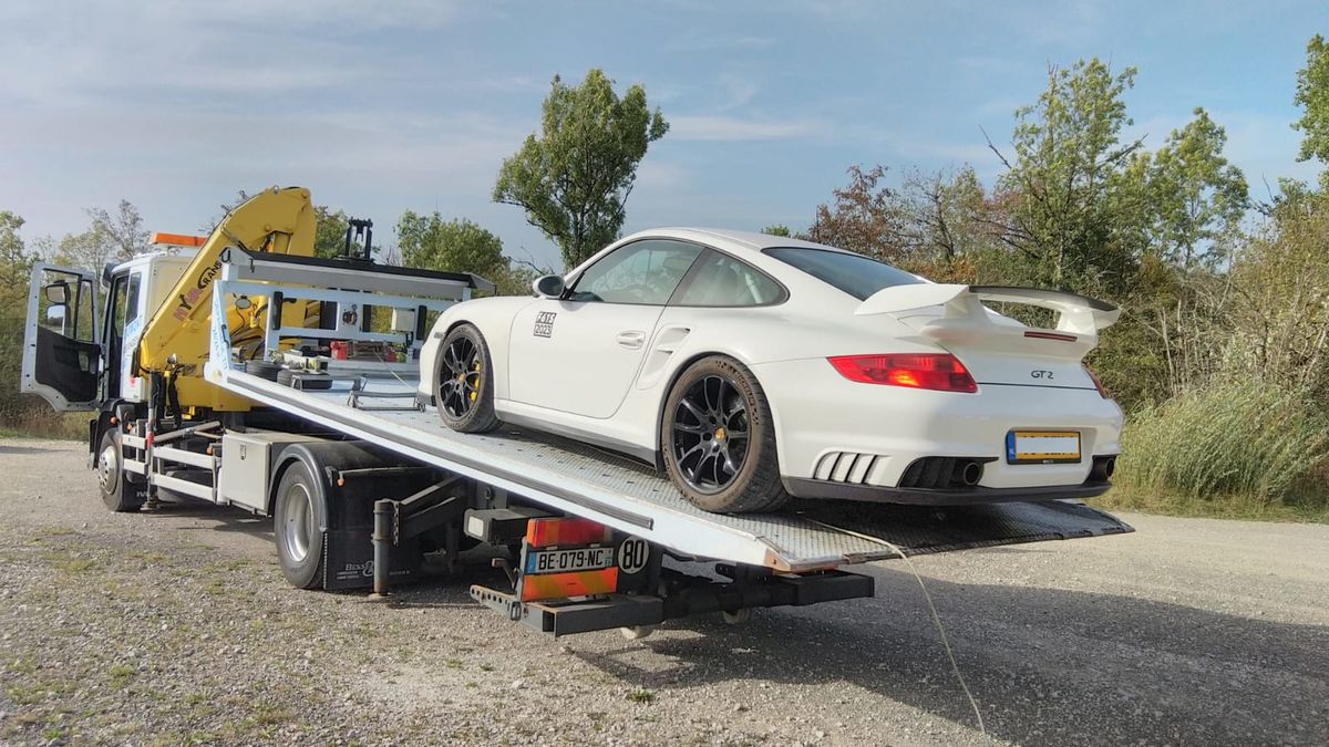 Jura. Plusieurs automobilistes victimes de jets d'œufs au centre-ville de  Lons-le-Saunier