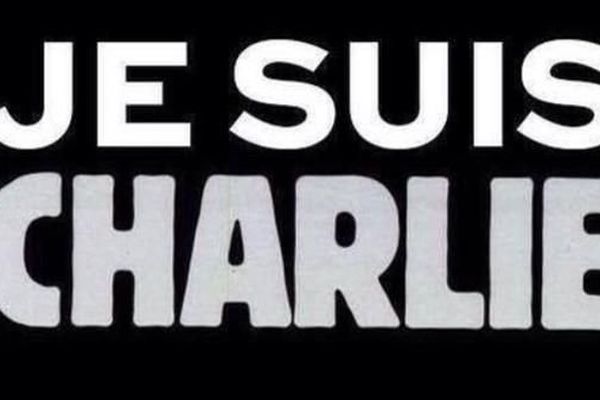 "Je suis Charlie" en soutien aux victimes des attentats à la rédaction de Charlie Hebdo