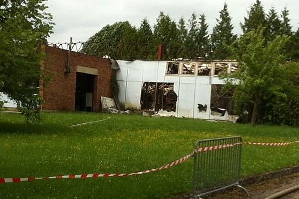 Un des bâtiments du lycée Blaise Pascal de Migennes a été détruit par un incendie 